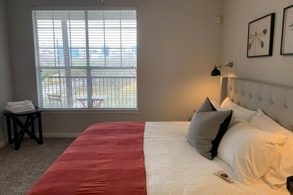 Newly Furnished 1Br Apartment W/ Hermann Park View 休斯敦 外观 照片