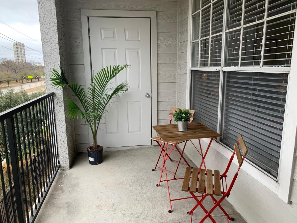 Newly Furnished 1Br Apartment W/ Hermann Park View 休斯敦 外观 照片
